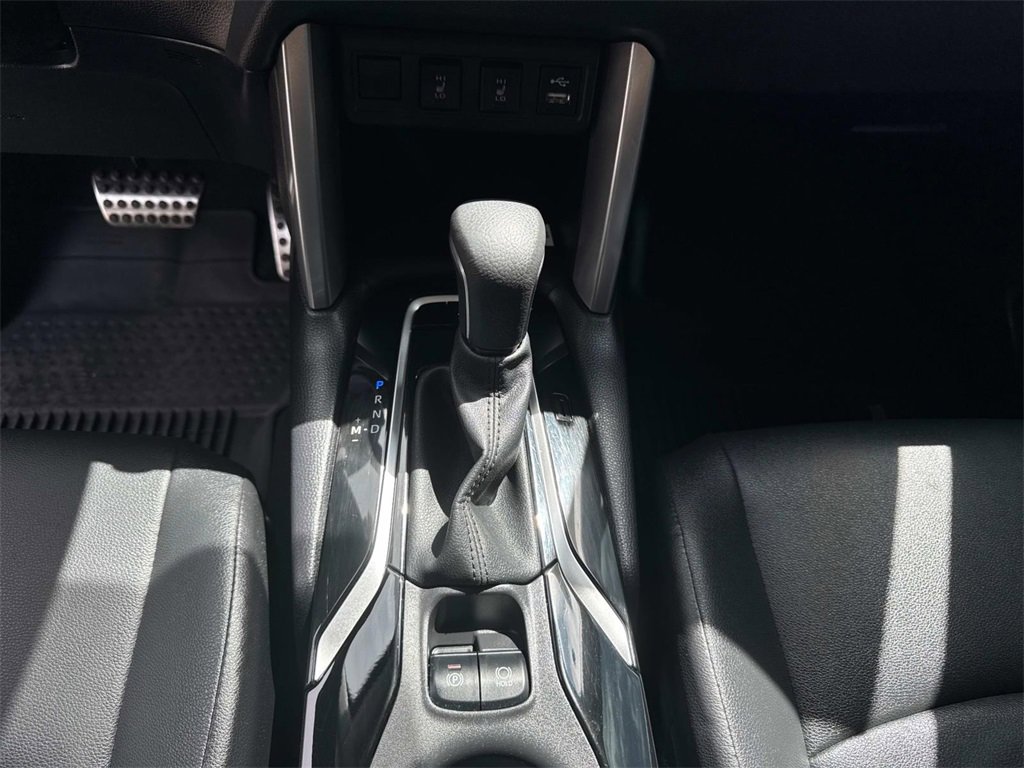 Used 2022 Toyota Corolla Cross XLE image 13