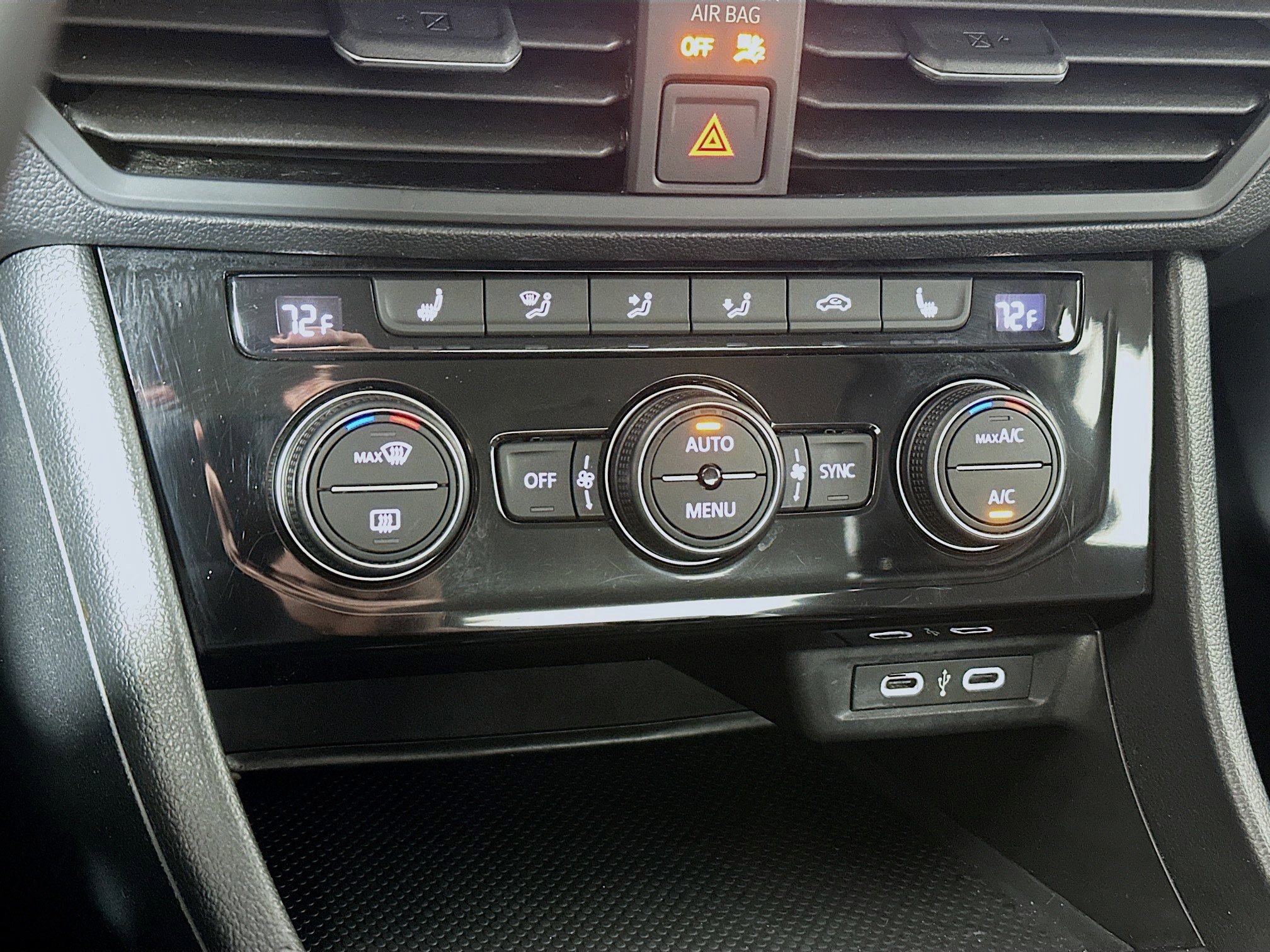 Used 2024 Volkswagen Jetta SE image 15