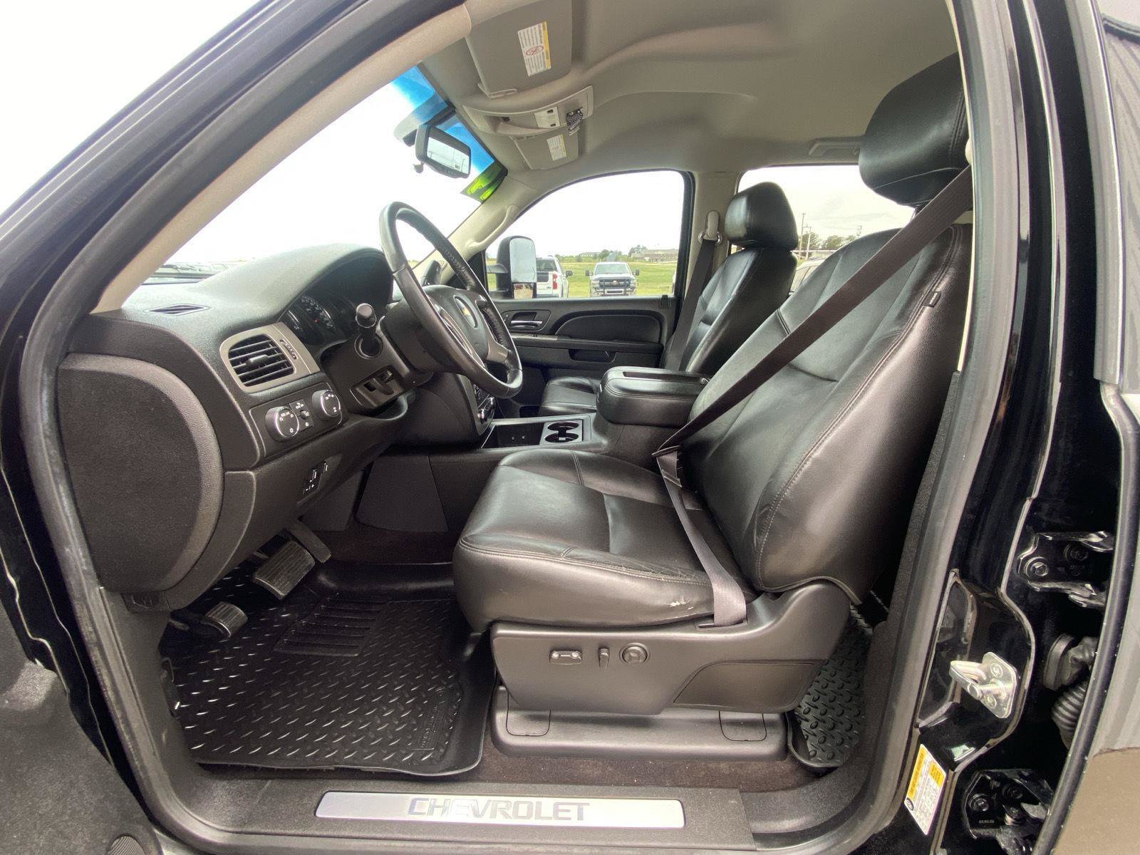 Used 2014 Chevrolet Silverado 2500 LTZ w/ LTZ Plus Package AWD/4WD image 8