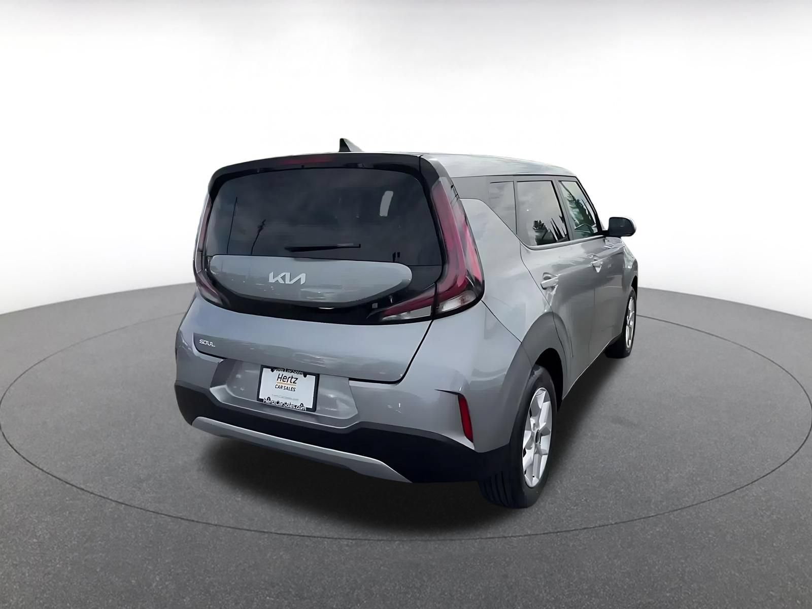 Used 2025 Kia Soul LX w/ LX Technology Package FWD image 11