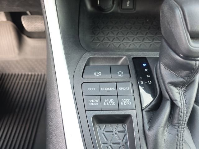 Certified 2022 Toyota RAV4 XLE image 22