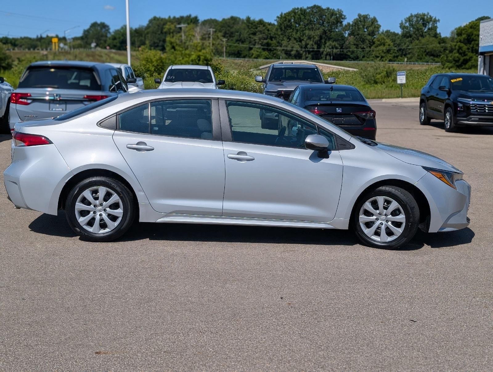 Used 2024 Toyota Corolla LE FWD image 6