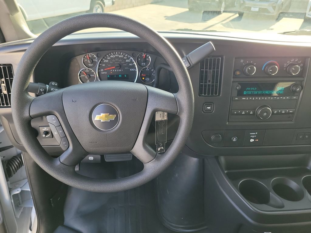 New 2026 Chevrolet Express 3500 Extended RWD image 4