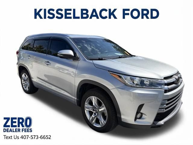 Used 2017 Toyota Highlander Limited FWD image 1