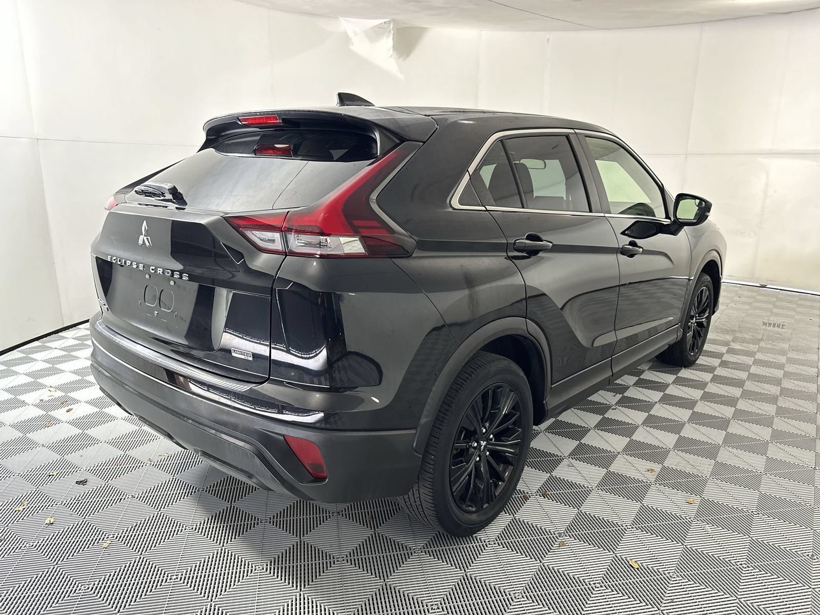 Used 2022 Mitsubishi Eclipse Cross LE AWD/4WD image 8
