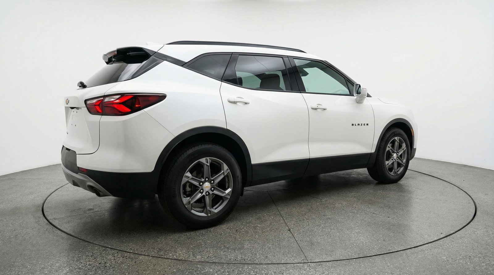 Used 2025 Chevrolet Blazer LT FWD image 9