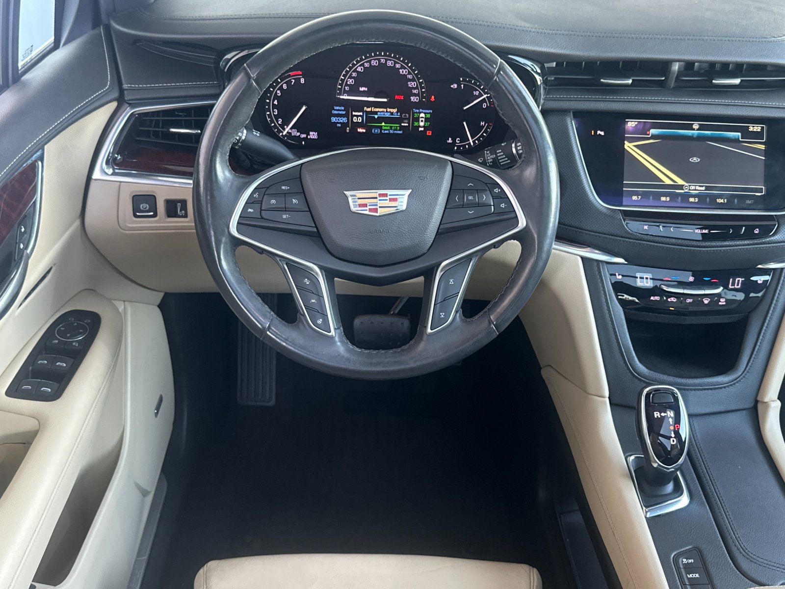 Used 2017 Cadillac XT5 Luxury w/ Driver Awareness Package AWD/4WD image 14