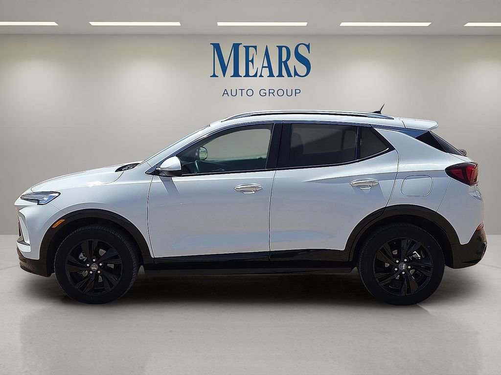Used 2024 Buick Encore GX Sport Touring AWD/4WD image 2