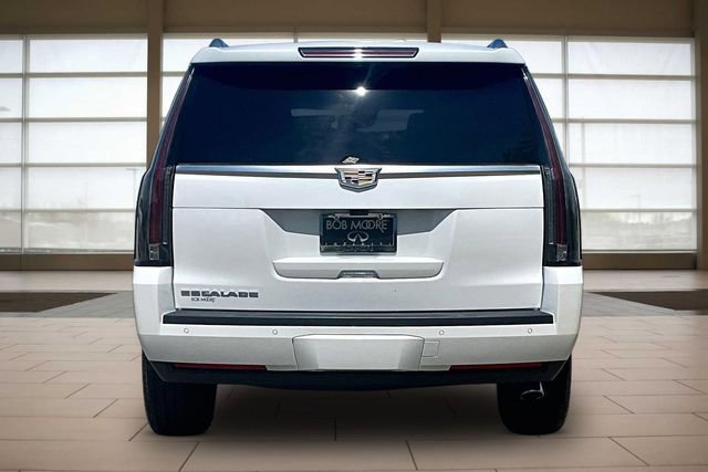 Used 2018 Cadillac Escalade Platinum AWD/4WD image 4