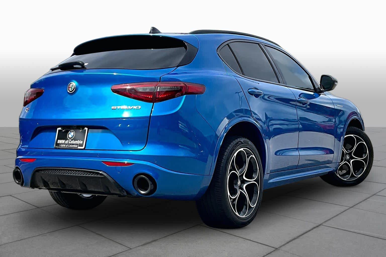 Used 2023 Alfa Romeo Stelvio Veloce AWD/4WD image 24