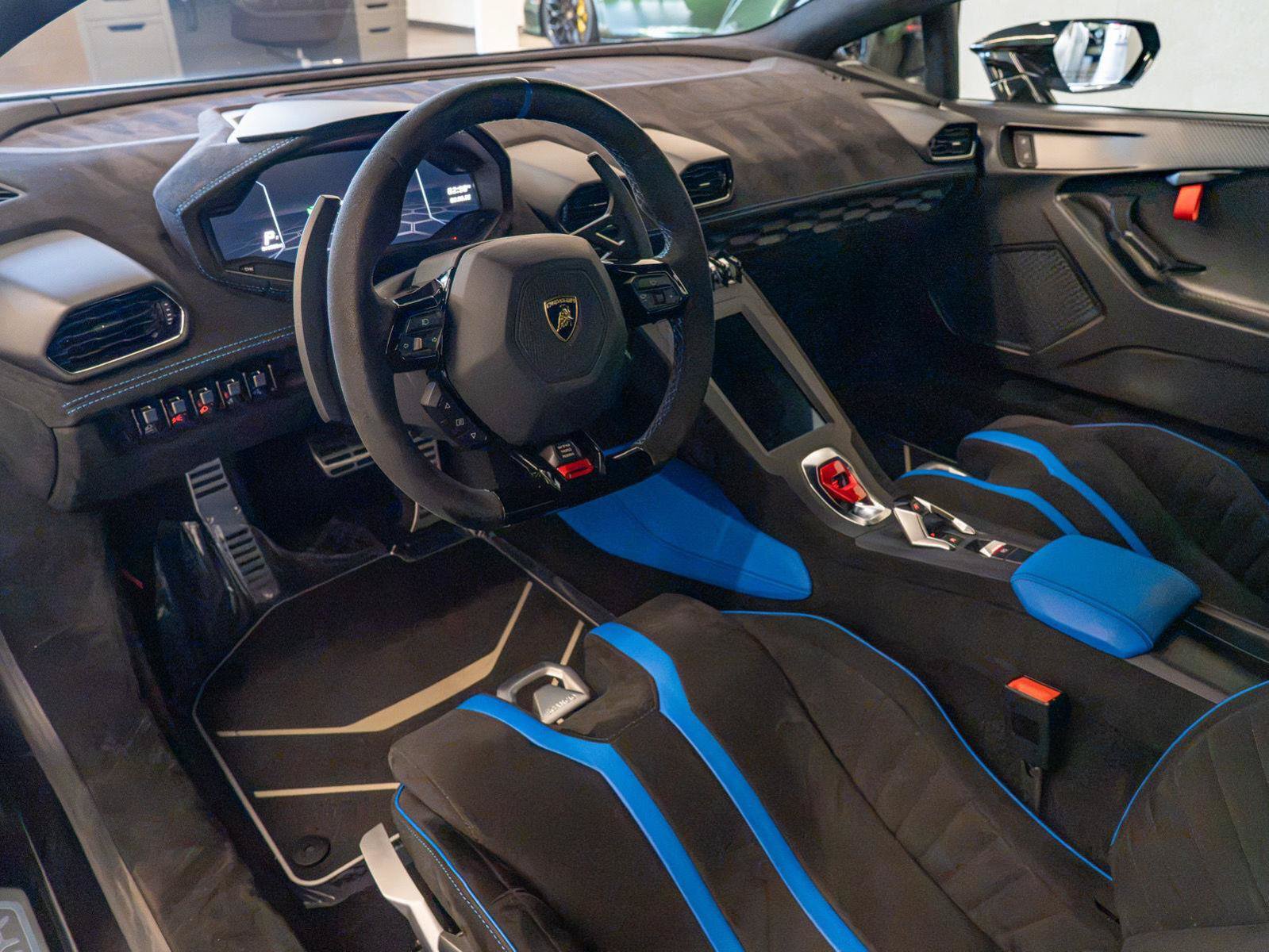Used 2024 Lamborghini Huracan STO RWD image 17