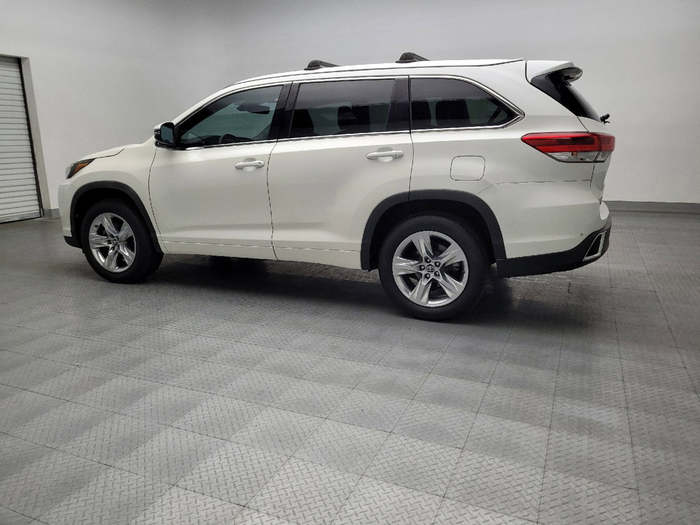 Used 2019 Toyota Highlander Limited image 3
