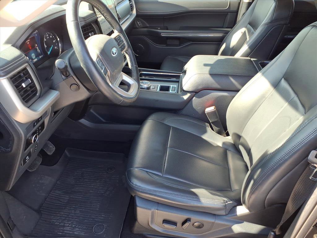 Used 2023 Ford Expedition XLT image 11