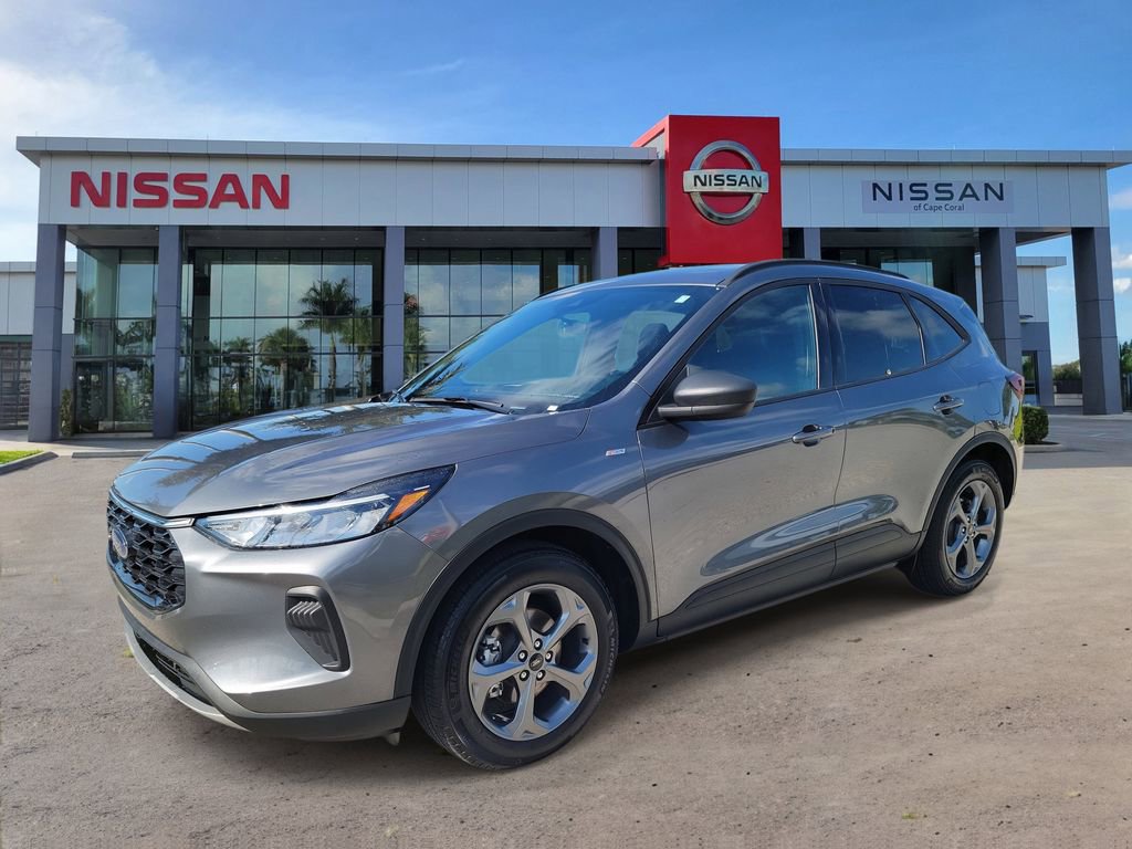 Used 2025 Ford Escape ST-Line image 9
