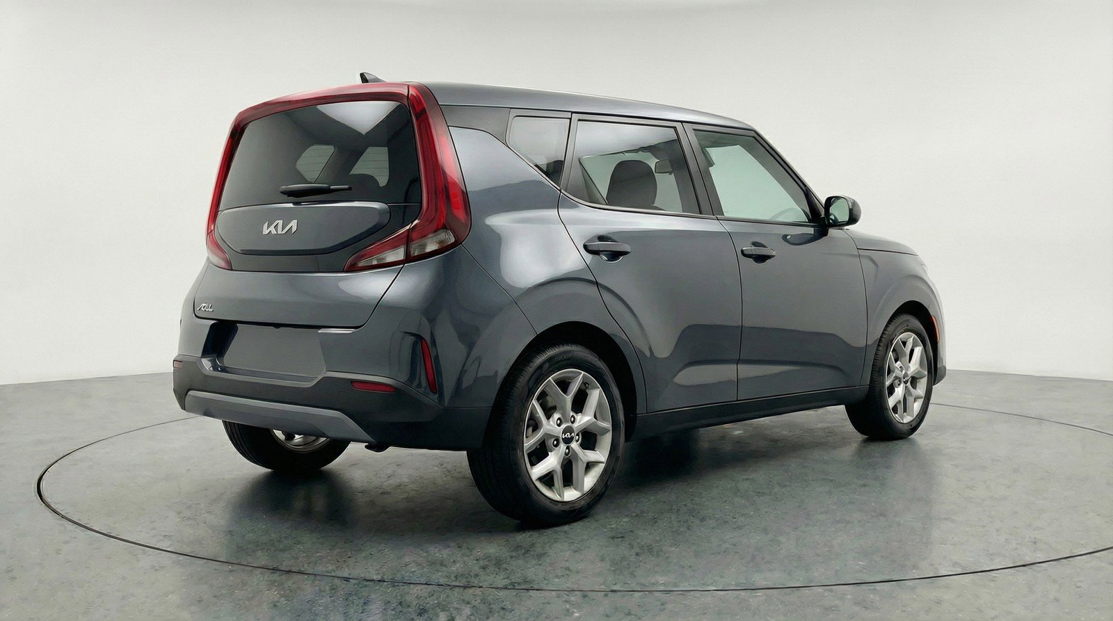 Used 2025 Kia Soul LX image 9