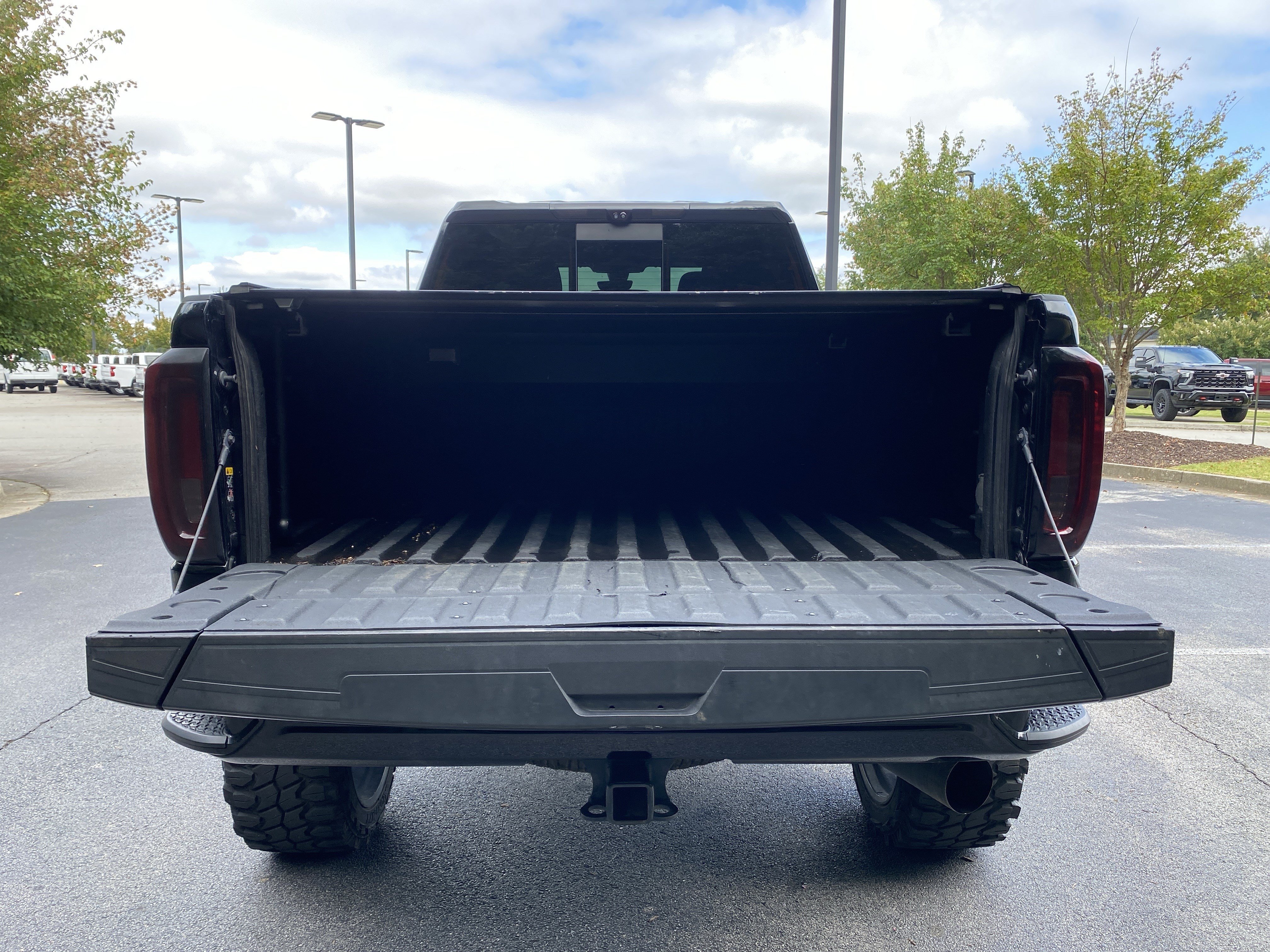 Used 2021 GMC Sierra 2500 AT4 w/ AT4 Premium Plus Package AWD/4WD image 11