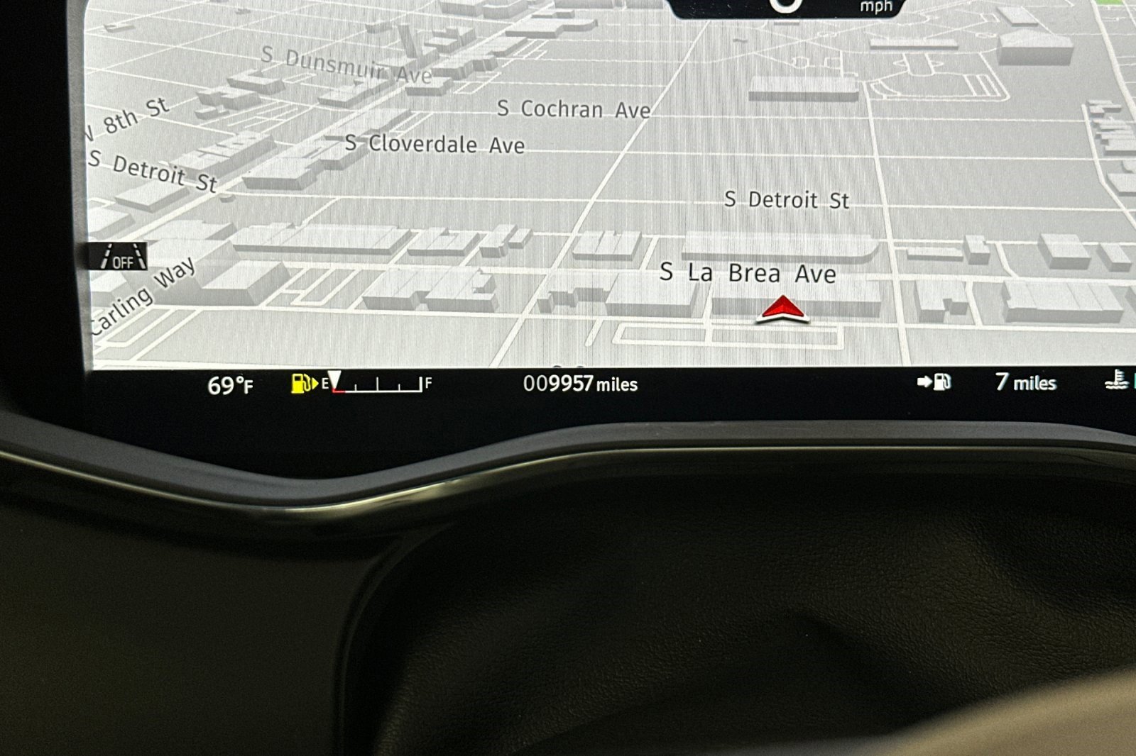 Used 2025 Jaguar F-PACE R-Dynamic S image 35