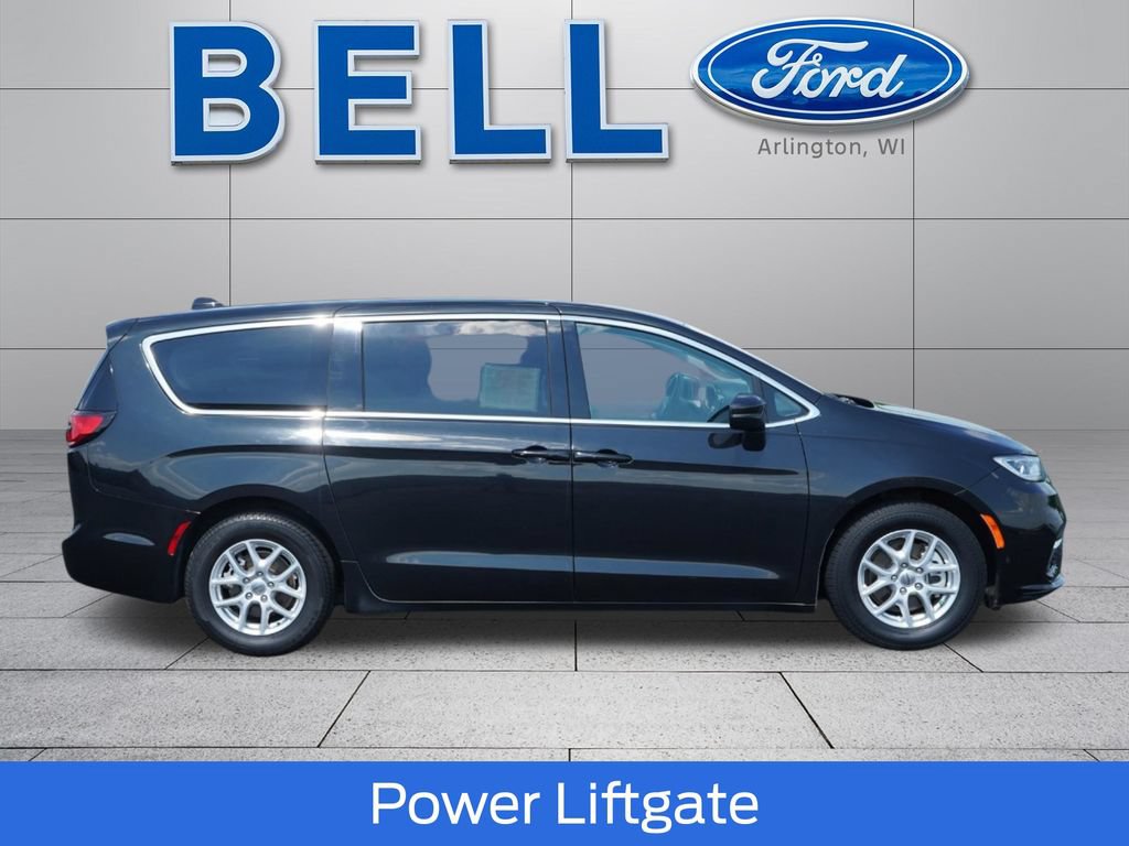 Used 2023 Chrysler Pacifica Touring-L FWD video 2