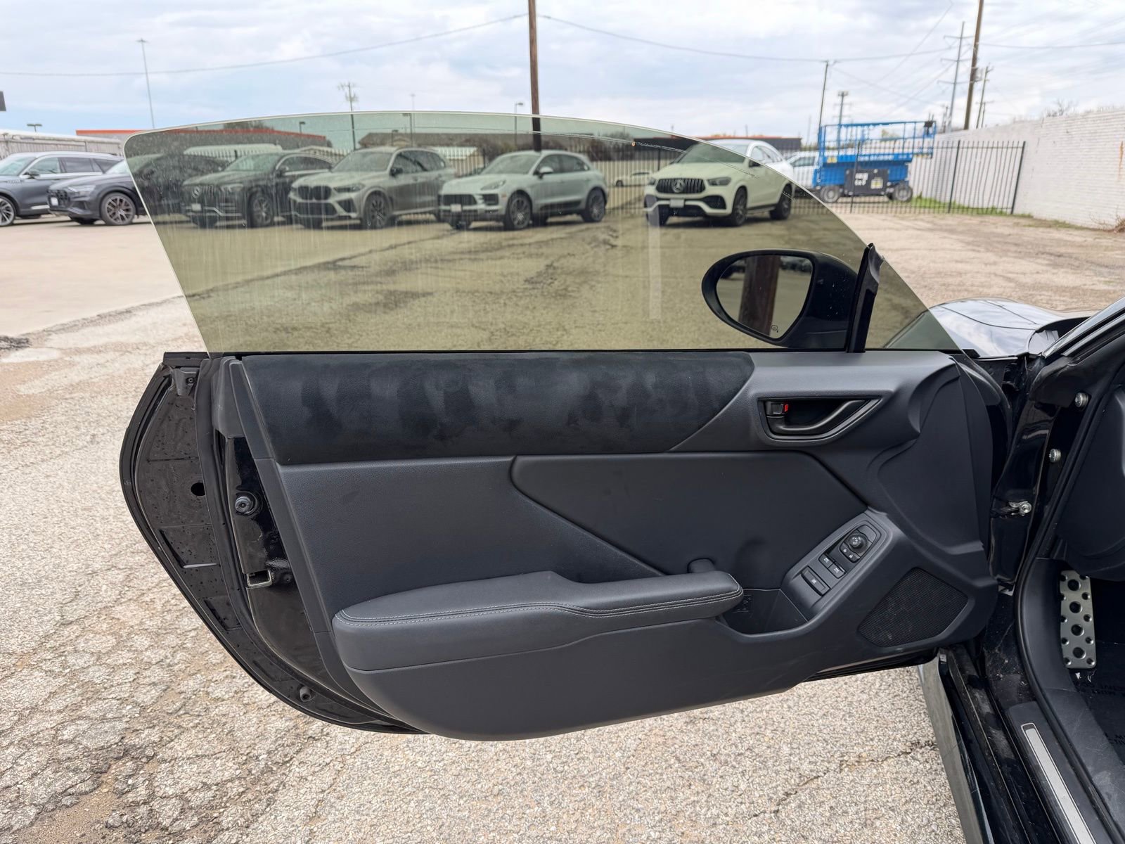 Used 2023 Toyota GR86 Premium w/ ALL Weather Mat Package (TMS) image 21