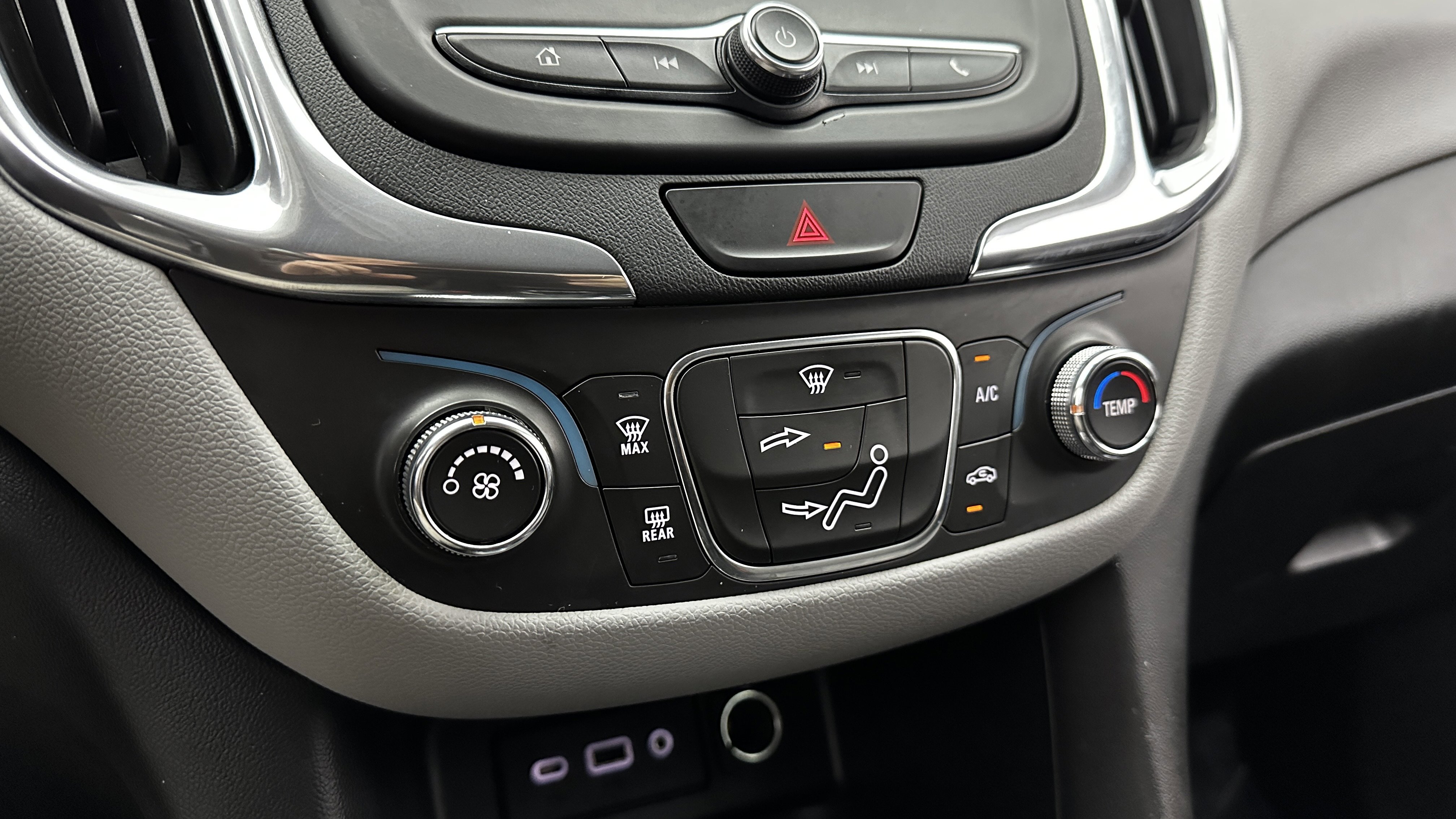 Used 2019 Chevrolet Equinox LS w/ LS Convenience Package image 15