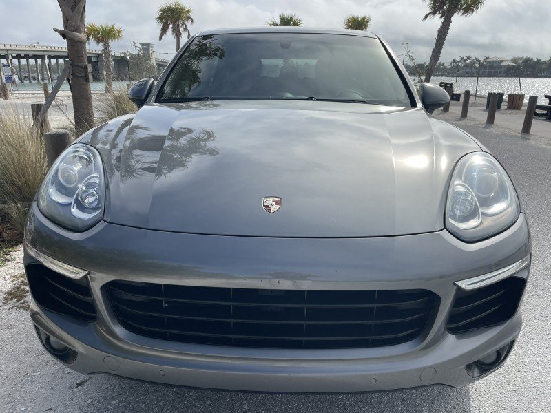 Used 2017 Porsche Cayenne Platinum Edition AWD/4WD image 4