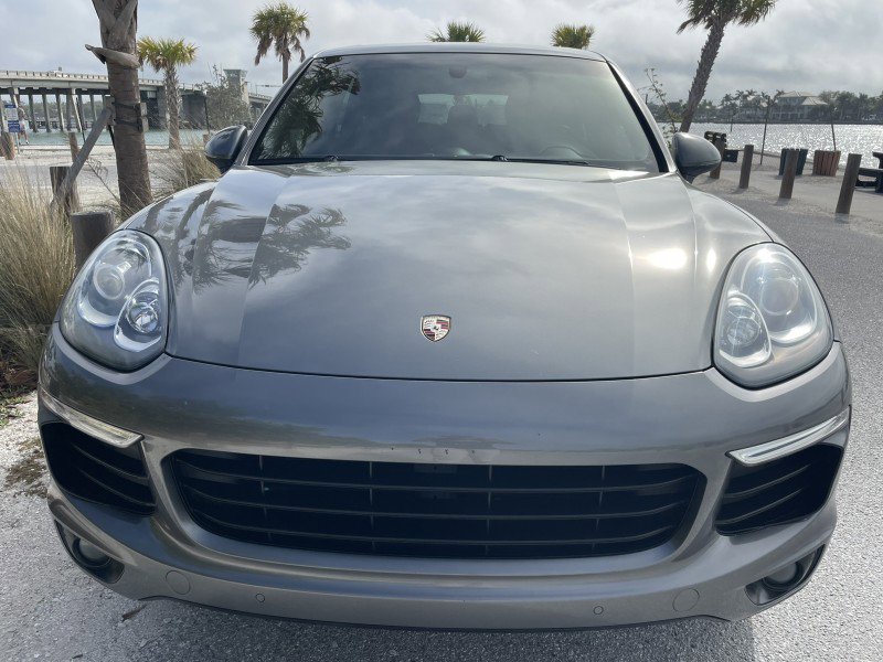 Used 2017 Porsche Cayenne Platinum Edition AWD/4WD image 4
