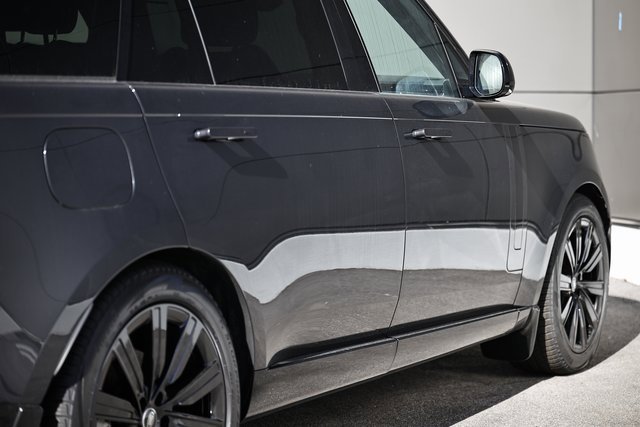 New 2025 Land Rover Range Rover Long Wheelbase SE image 16