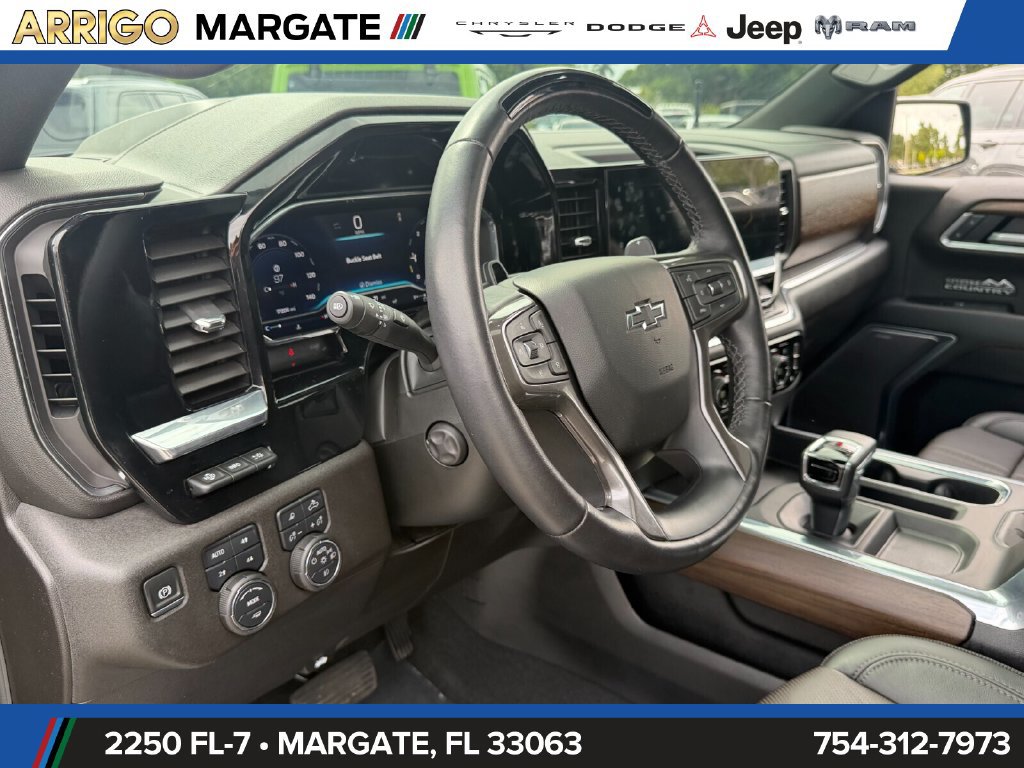 Used 2025 Chevrolet Silverado 1500 High Country w/ High Country Premium Package AWD/4WD image 10