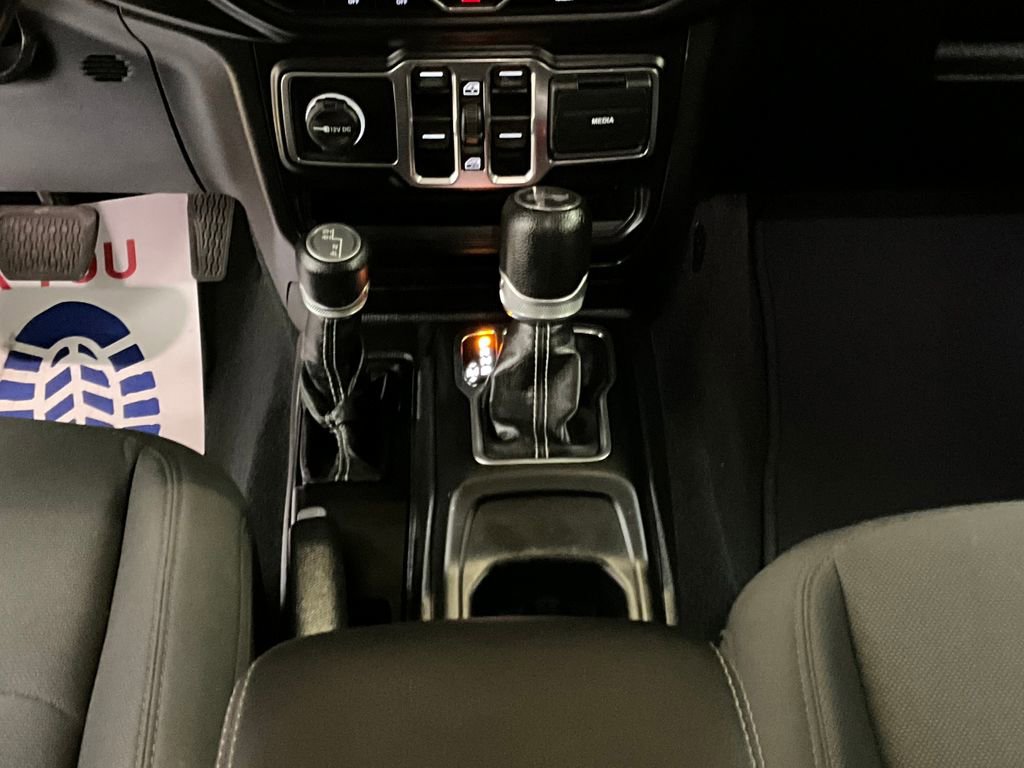 Certified 2022 Jeep Wrangler Unlimited Sahara image 11