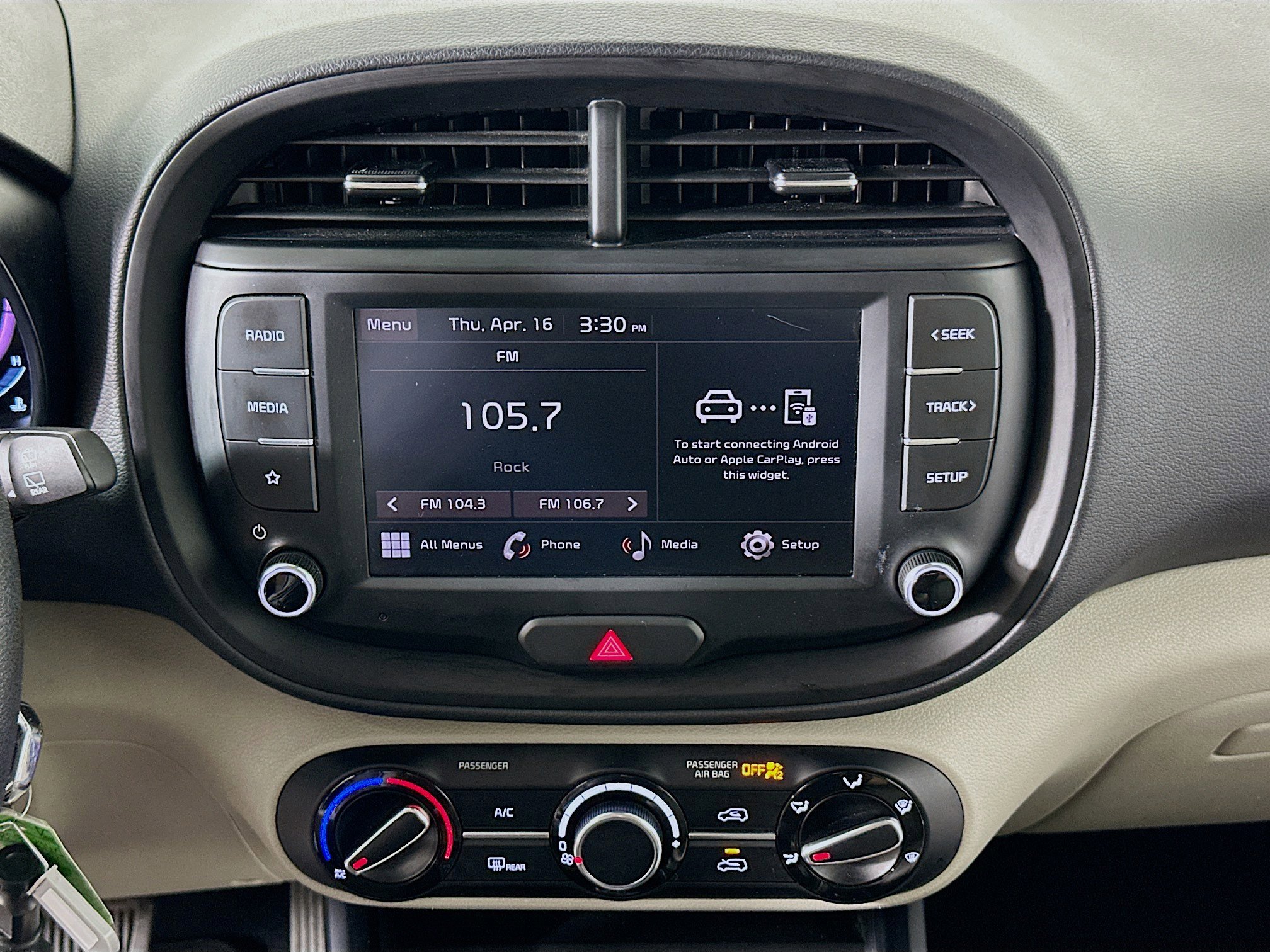 Used 2025 Kia Soul LX w/ LX Technology Package FWD image 23