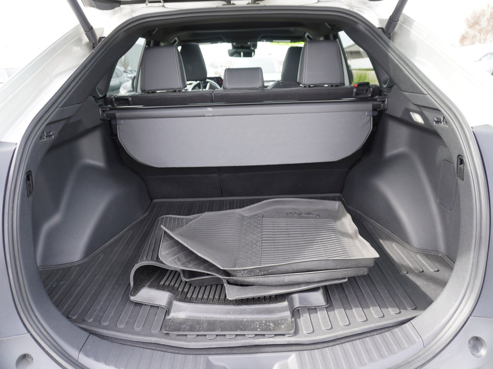 Used 2023 Toyota bZ4X Limited image 11