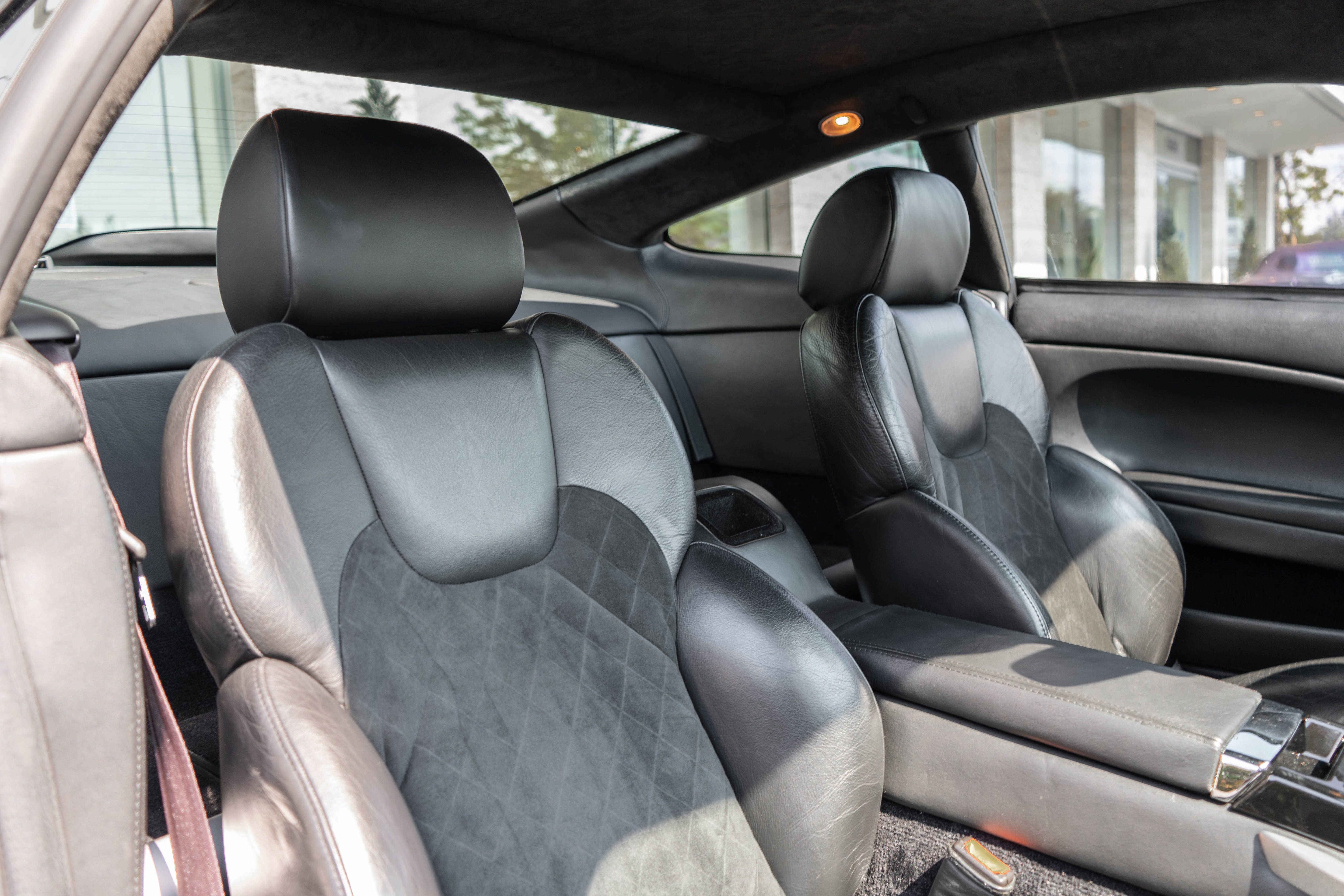 Used 2002 Aston Martin Vanquish image 26