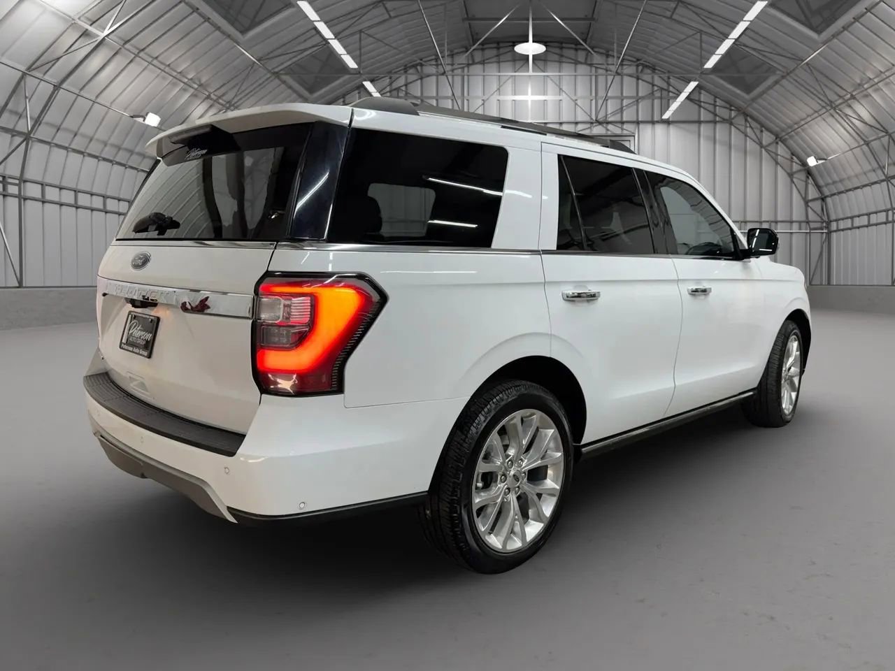 Used 2019 Ford Expedition Limited w/ Equipment Group 302A RWD image 4