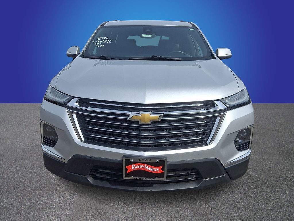 Used 2022 Chevrolet Traverse LT image 2