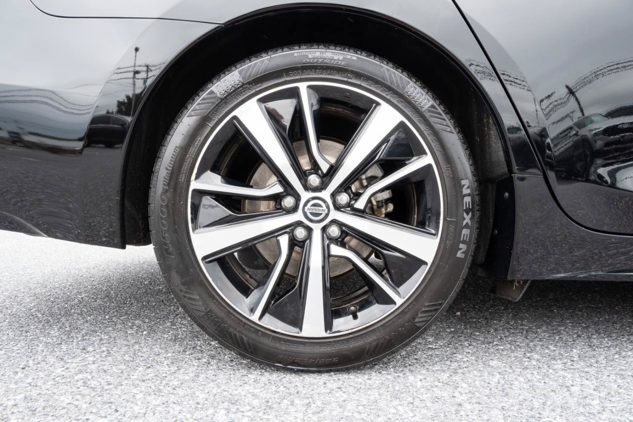 Used 2022 Nissan Maxima SV w/ Floor Mat Group FWD image 38