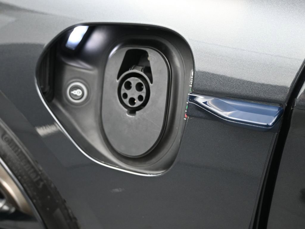 Certified 2020 Porsche Taycan Turbo image 19