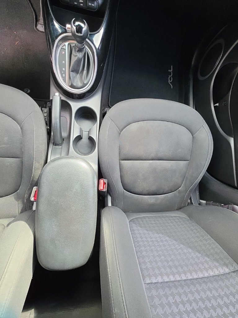 Used 2015 Kia Soul ! FWD image 15