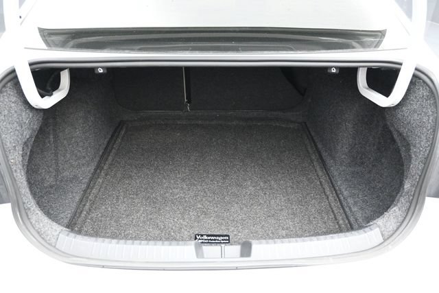 Used 2024 Volkswagen Jetta SE FWD image 17