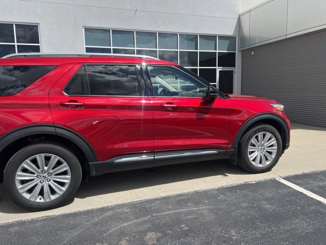 Used 2024 Ford Explorer Limited w/ Equipment Group 301A AWD/4WD image 8