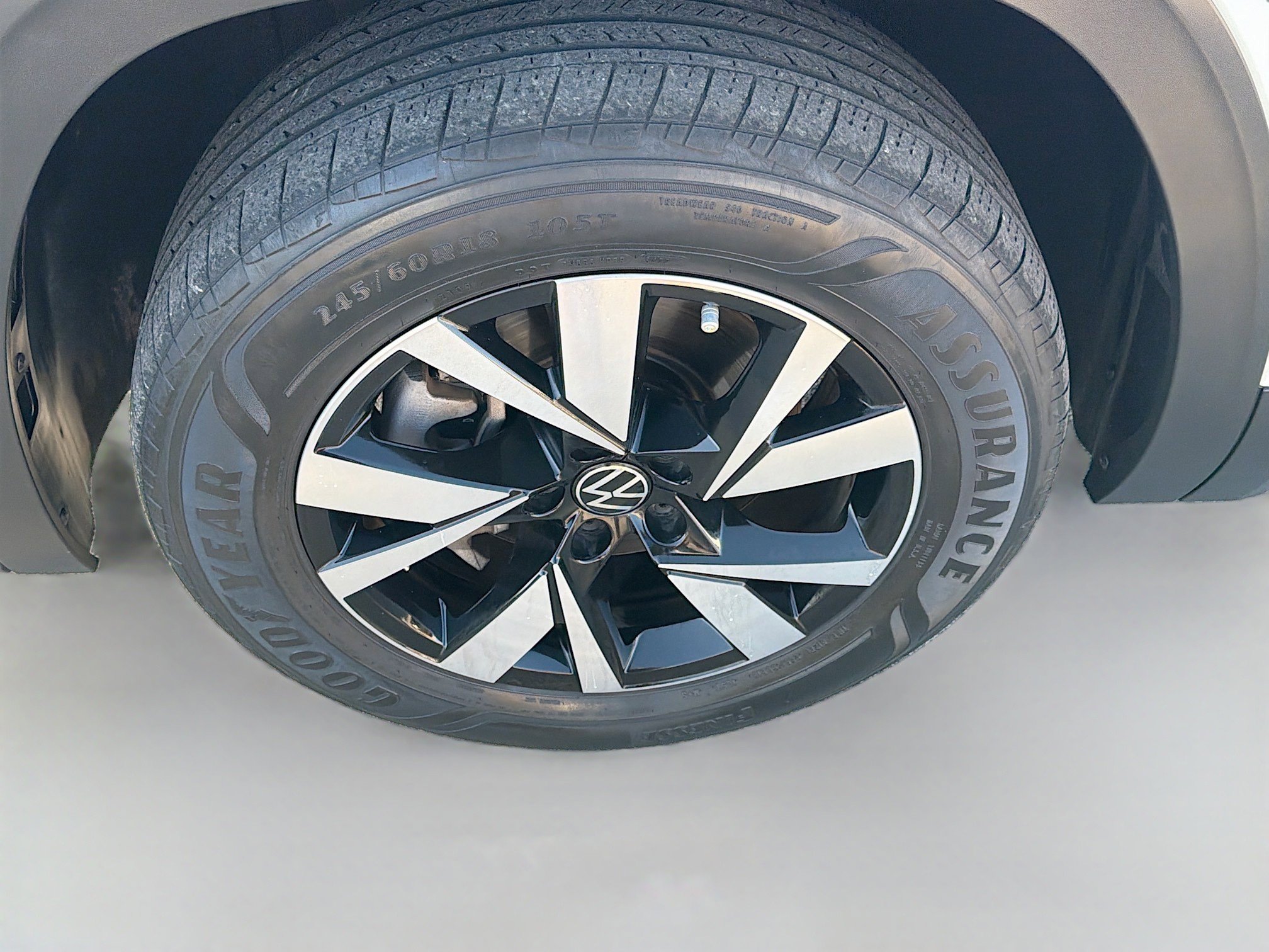 Used 2023 Volkswagen Atlas Cross Sport SE image 35