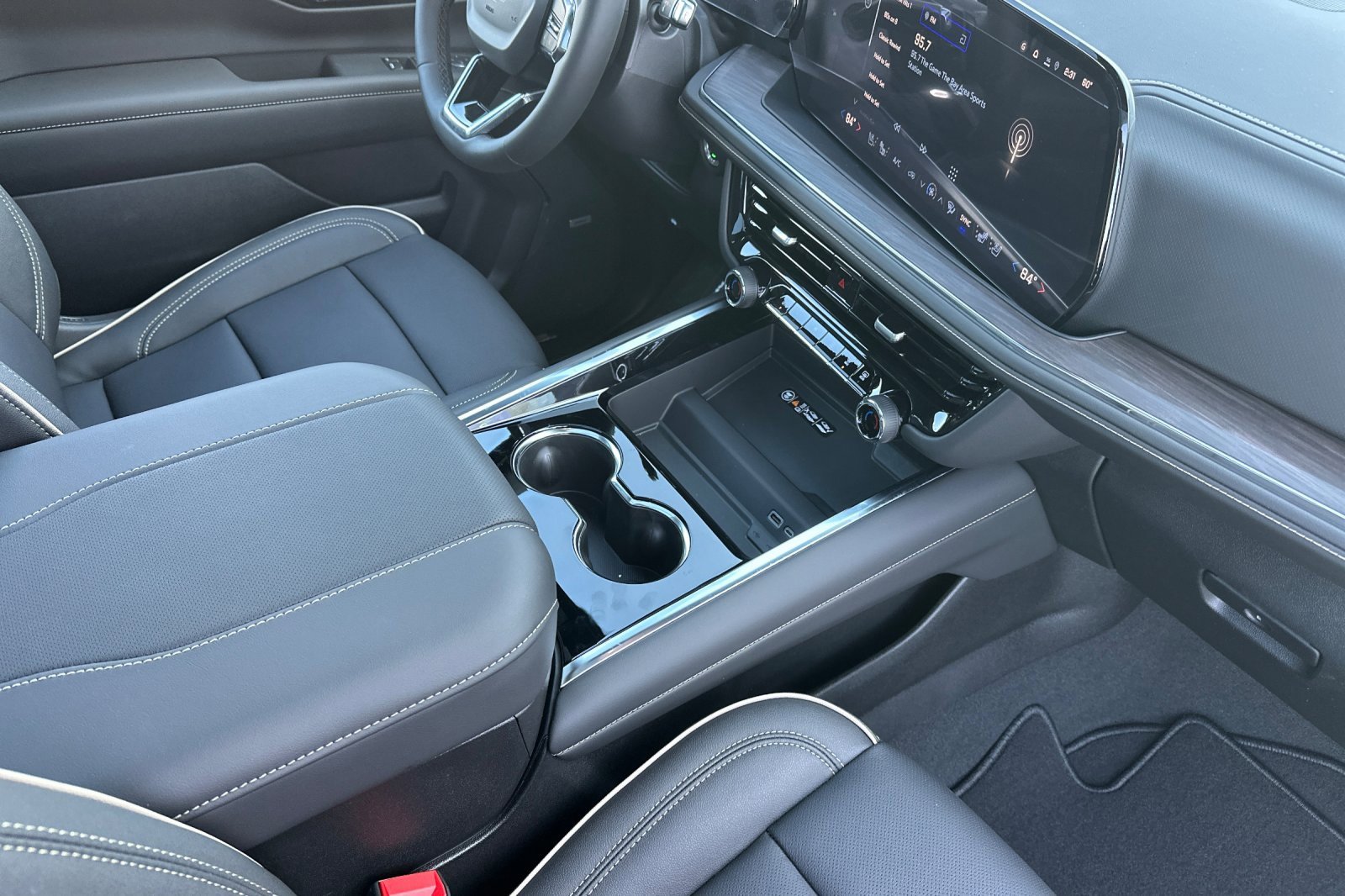 New 2026 Chevrolet Suburban Premier image 19