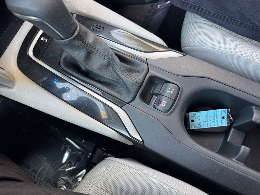 Used 2023 Toyota Corolla Cross LE AWD/4WD image 22