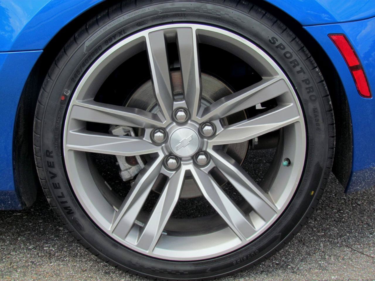 Used 2017 Chevrolet Camaro LT RWD image 10