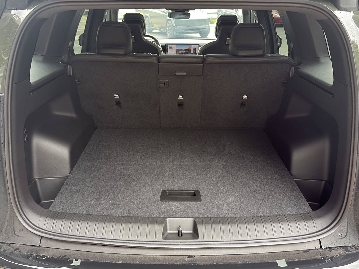 Used 2027 Rivian R2 Performance AWD/4WD image 20