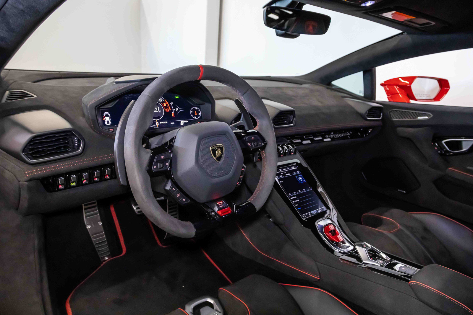 Used 2024 Lamborghini Huracan Sterrato AWD/4WD image 32
