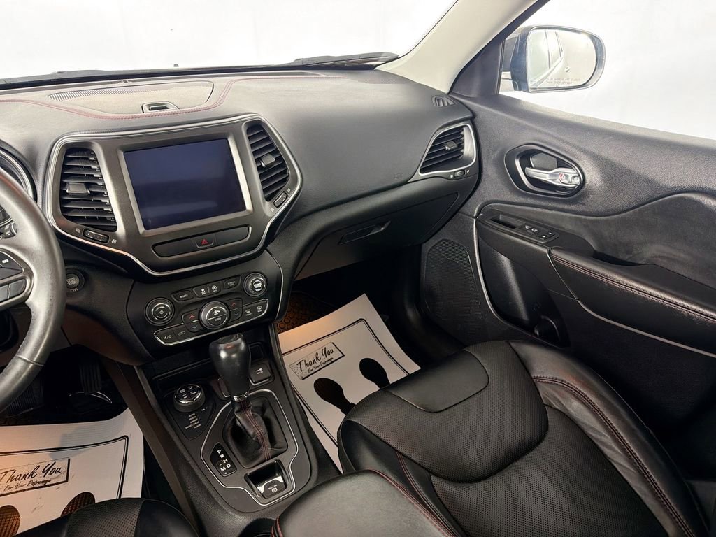 Used 2022 Jeep Cherokee Trailhawk w/ Trailhawk Elite Value Package image 23