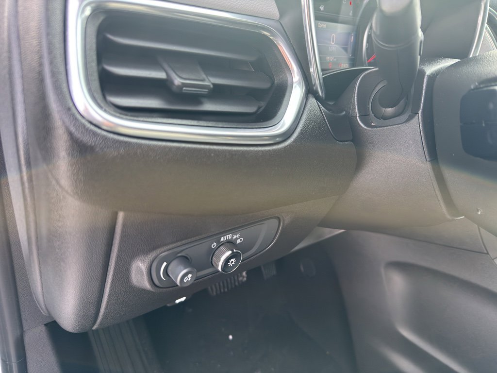 Used 2023 Chevrolet Equinox LS w/ LS Convenience Package image 16