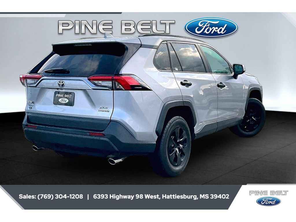 Used 2024 Toyota RAV4 XLE AWD/4WD image 11