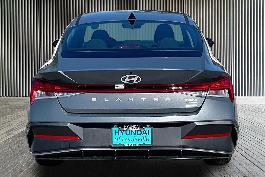 New 2026 Hyundai Elantra Blue image 4