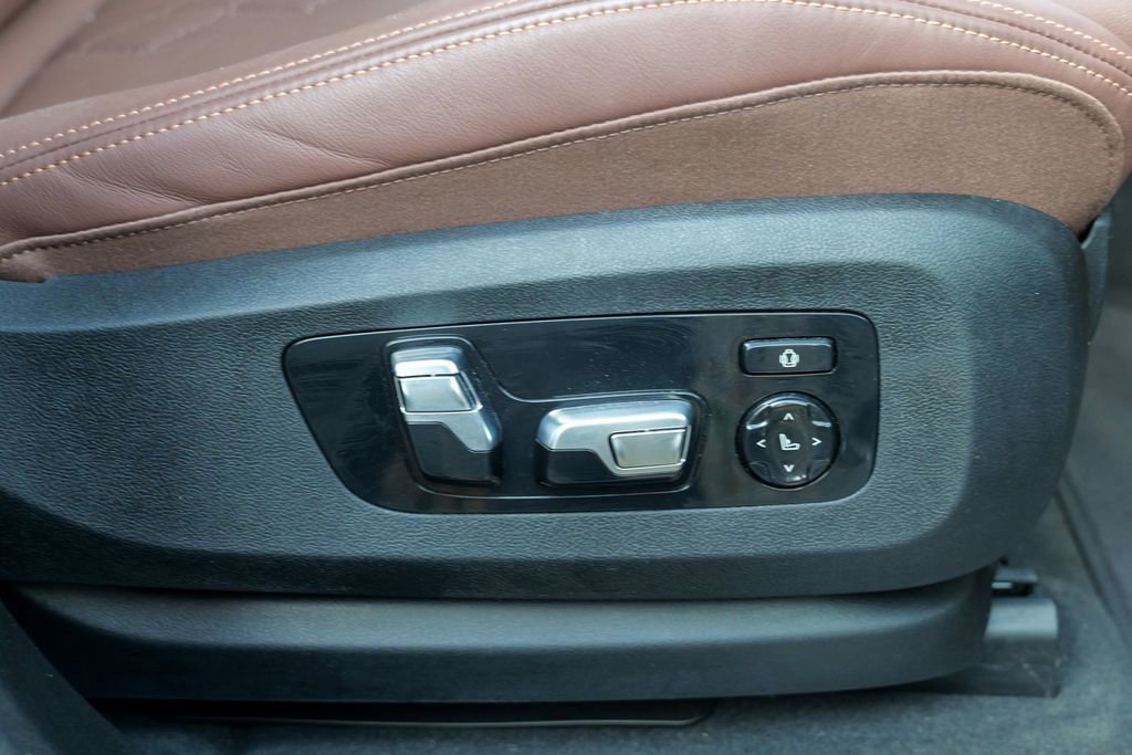 Used 2024 BMW X7 xDrive40i w/ Climate Comfort Package AWD/4WD image 43